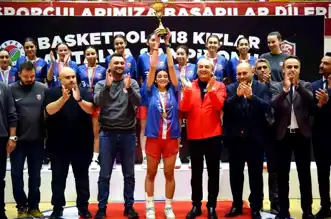 Kepez Belediyesi, Kadın Basketbol Takımını Şampiyonlukla Ödüllendirdi