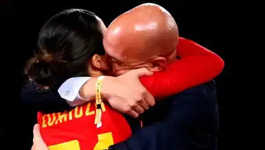 Rubiales'den Şok Savunma: Hermoso'nun Rızası Vardı!