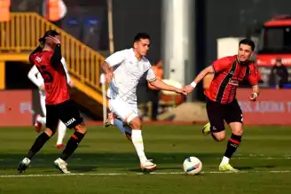 Manisa FK - Fatih Karagümrük: 2-2 Berabere