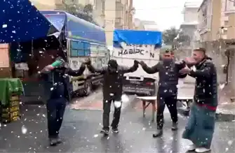 Kar Altında Pazarcı Halayı!