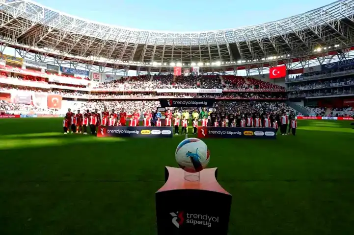 Antalyaspor-Beşiktaş: Golsüz İlk 15 Dakika!