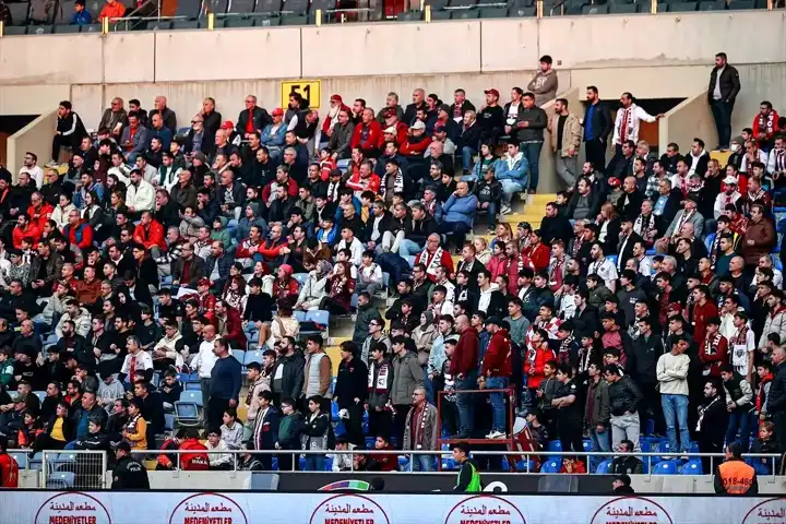 Hatayspor-Rizespor: İlk Yarı 1-1 Berabere