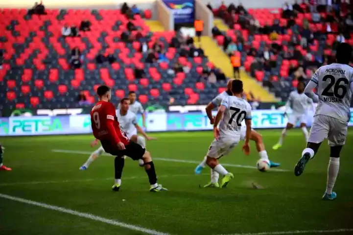 Gaziantep FK - Bodrum FK: İlk Yarı Golsüz Berabere